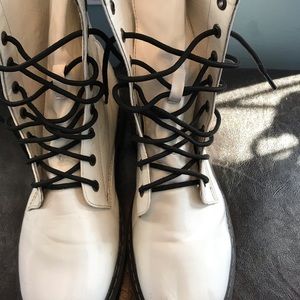 Vintage style boots